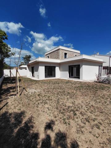 Vente                                                      Maison neuve
                        
                     4 pièces                      125 m2                     à Pourrières