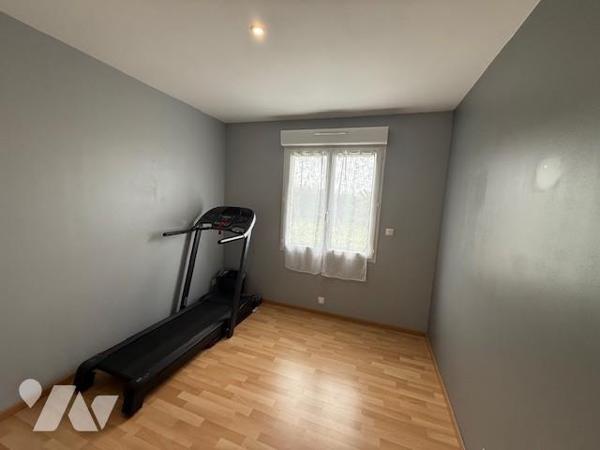 PROCH BERNAY MAISON CONTEMPORAINE BEAUX VOLUMES BELLES PRESTATIONS DANS QUARTIER CALME