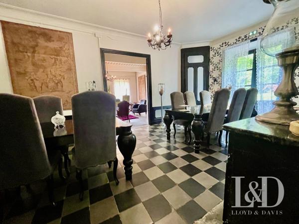 Château authentique en Ardèche : Charme, Nature et Potentiel