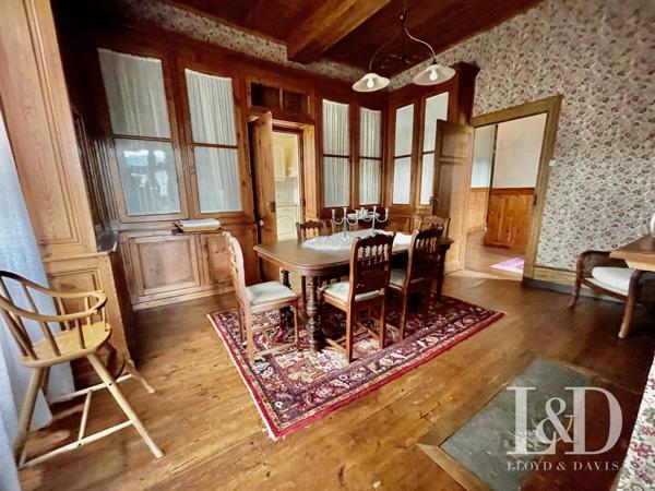 Château authentique en Ardèche : Charme, Nature et Potentiel