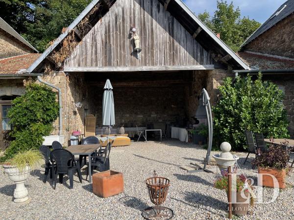Château authentique en Ardèche : Charme, Nature et Potentiel