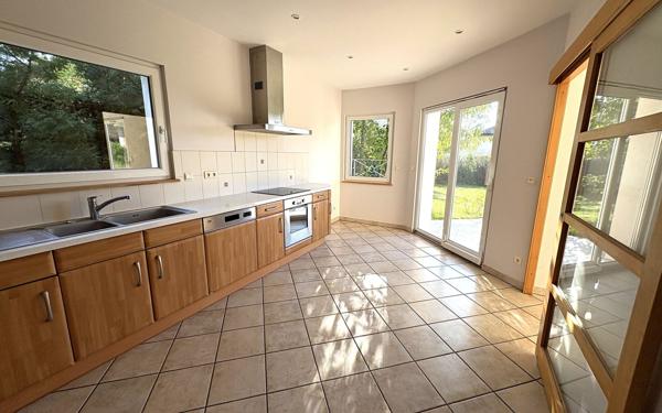 Maison à vendre    7 pièces •  Prévessin-Moëns