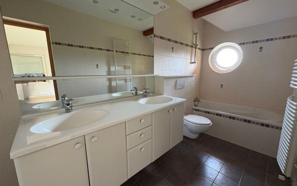 Maison à vendre    7 pièces •  Prévessin-Moëns