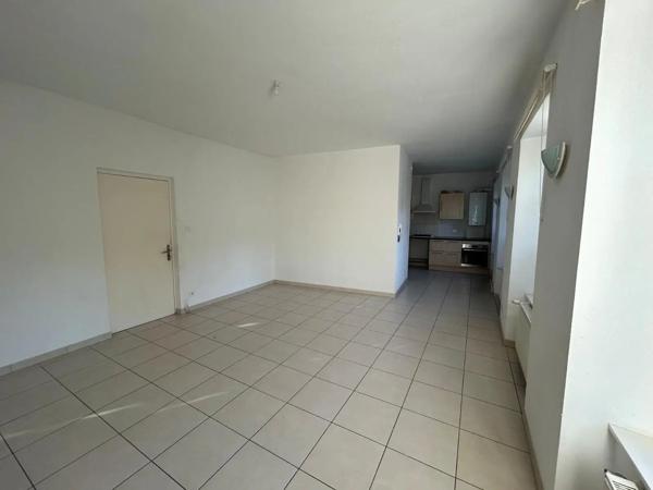Appartement à louer 3 pièces 79.18m² Montbéliard (25200)