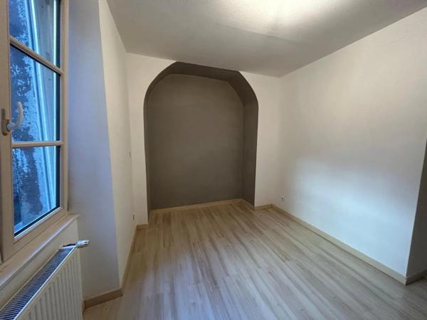 Appartement à louer 3 pièces 79.18m² Montbéliard (25200)