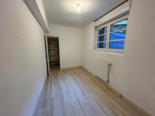 Appartement à louer 3 pièces 79.18m² Montbéliard (25200)