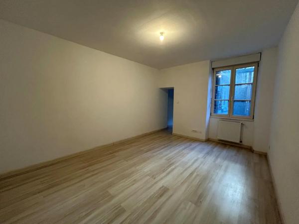 Appartement à louer 3 pièces 79.18m² Montbéliard (25200)
