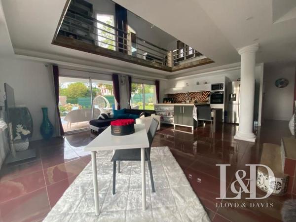  MAISON  AVEC PISCINE à ST PEE SUR NIVELLE!