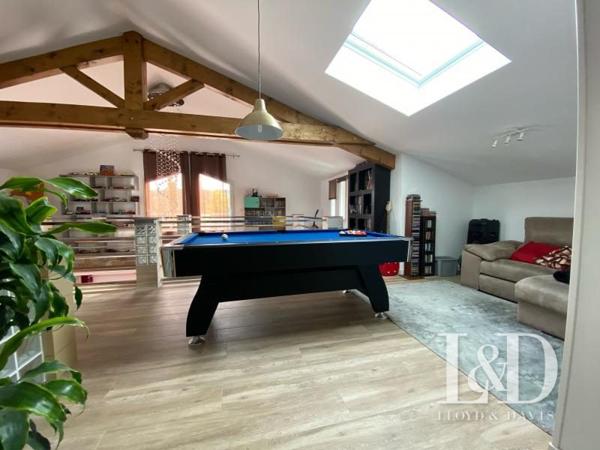  MAISON  AVEC PISCINE à ST PEE SUR NIVELLE!