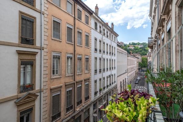 Lyon 2 - Appartement familial de 276 m² - 5 chambres - Étage élevé - Garage
