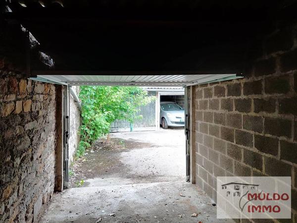 Garage sur cour sécurisée à louer