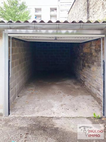 Garage sur cour sécurisée à louer