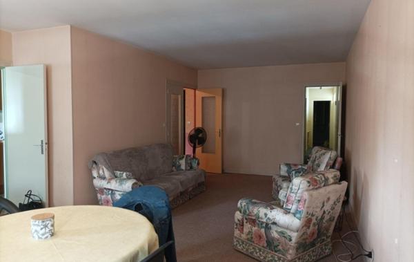 Vente Maison de ville Restaurant et appartement à rafraîchir La chatre   