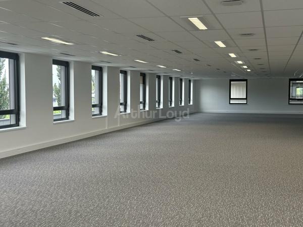BUREAUX à LOUER de 2353 m²