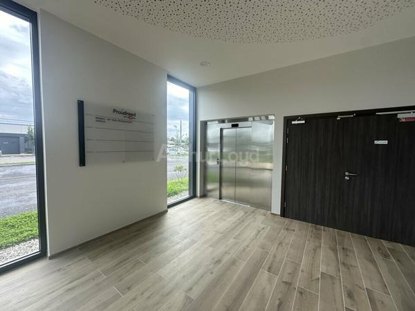 BUREAUX à LOUER de 2353 m²