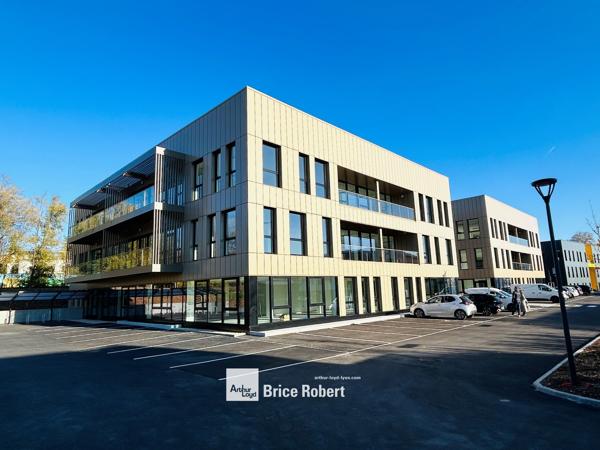Bureaux neufs à louer à Limonest quartier d affaires parking et terrasses