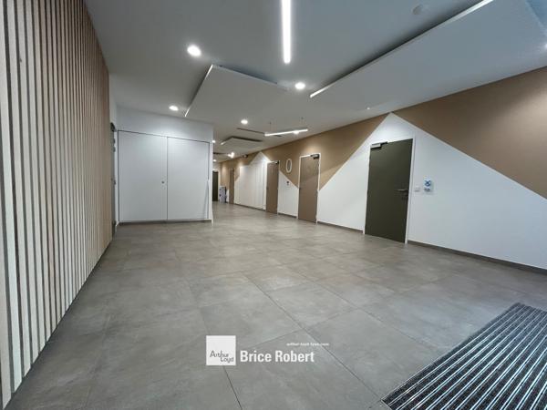 Bureaux neufs à louer à Limonest quartier d affaires parking et terrasses