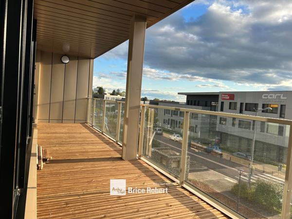Bureaux neufs à louer à Limonest quartier d affaires parking et terrasses