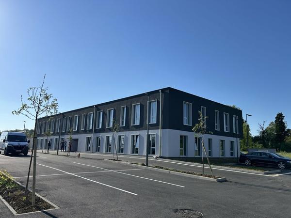 BUREAUX à VENDRE de 444.09 m²