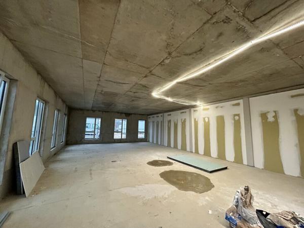 BUREAUX à VENDRE de 444.09 m²