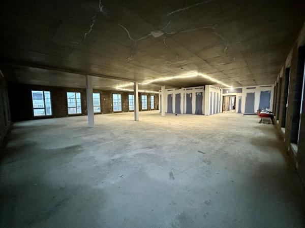 BUREAUX à VENDRE de 444.09 m²