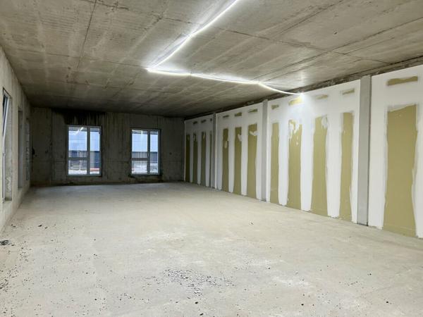 BUREAUX à VENDRE de 444.09 m²