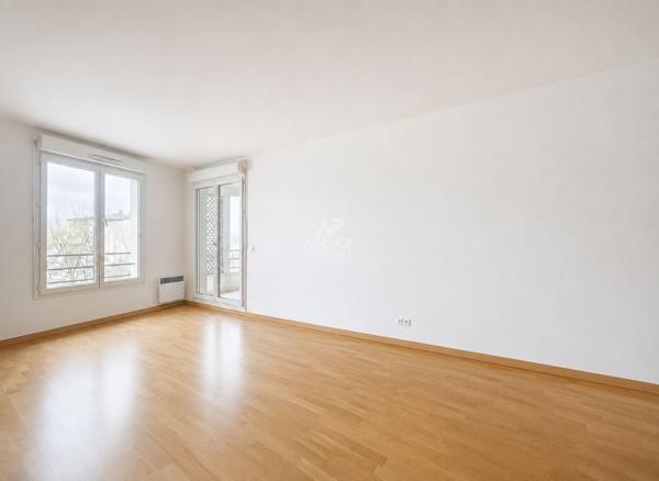 À vendre ? Appartement 3 pièces avec balcons et parking ? Quartier des Coteaux du Bel-Air 320 000 € **  - Référence  18023