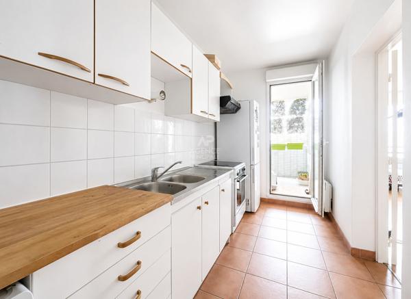 À vendre ? Appartement 3 pièces avec balcons et parking ? Quartier des Coteaux du Bel-Air 320 000 € **  - Référence  18023