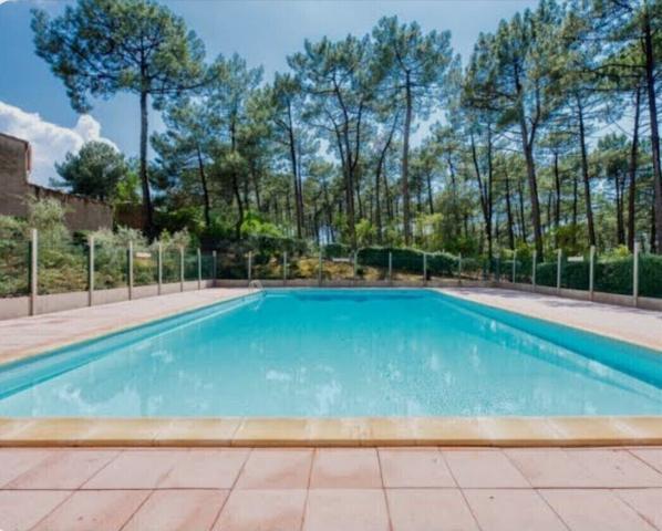 Maison T3 avec jardin privatif dans résidence avec piscine.
