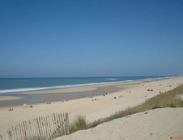 Maison T3 avec jardin privatif dans résidence avec piscine.