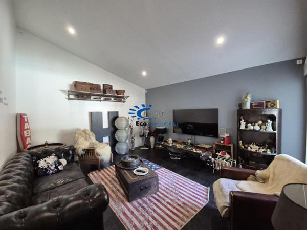 PROPRIETE 220 M² 4 CHAMBRES 3 GARAGES PISCINE  Dompierre sur mer