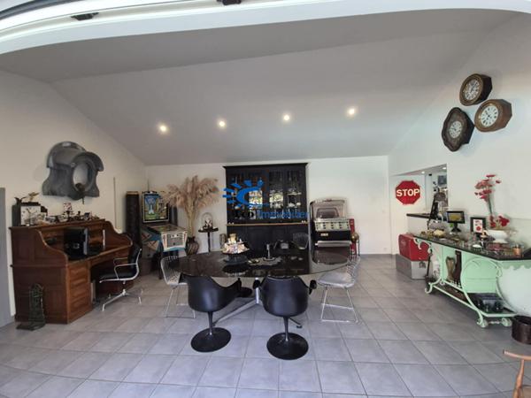 PROPRIETE 220 M² 4 CHAMBRES 3 GARAGES PISCINE  Dompierre sur mer