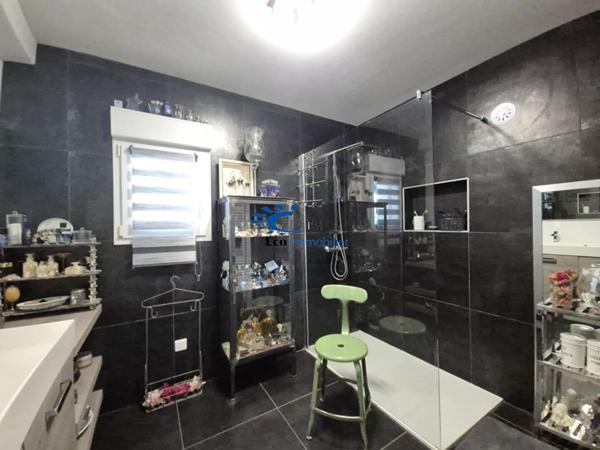 PROPRIETE 220 M² 4 CHAMBRES 3 GARAGES PISCINE  Dompierre sur mer