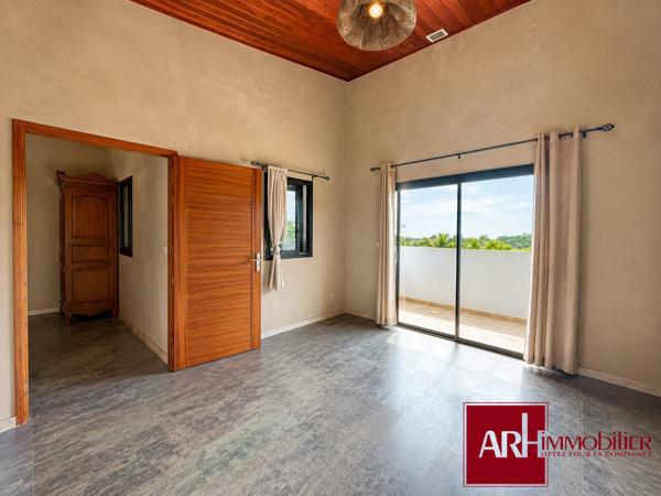A VENDRE - À l’Entre-Deux – Villa  de 220 m² avec jolie vue - piscine