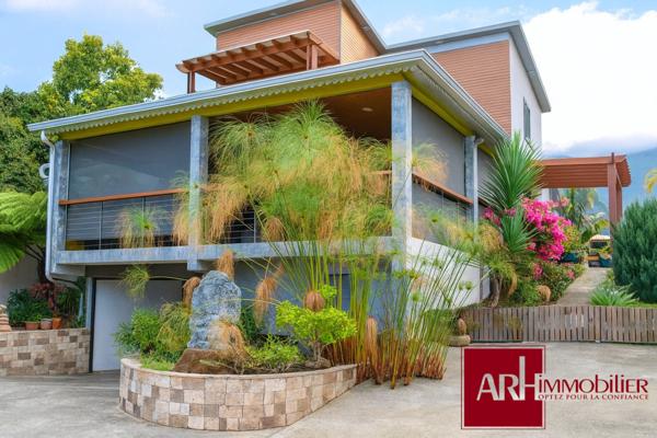 A VENDRE - À l’Entre-Deux – Villa  de 220 m² avec jolie vue - piscine