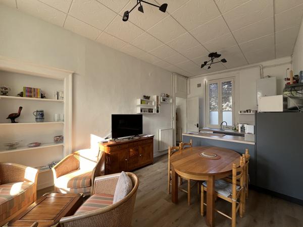 A vendre à 2 pas du port de VANNES appartement rénové