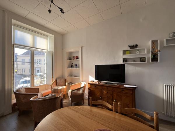 A vendre à 2 pas du port de VANNES appartement rénové