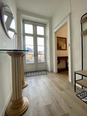 A vendre à 2 pas du port de VANNES appartement rénové