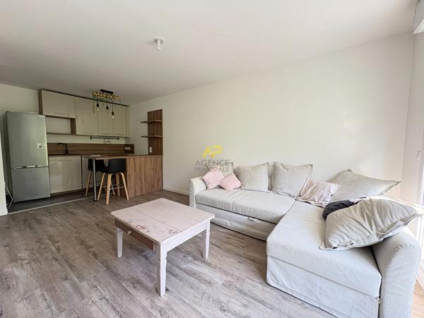 F2 - 6 MIN GARE 222 000 € **  - Référence  2044