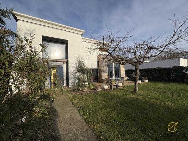 Maison individuelle d'architecte aux volumes exceptionnels sur terrain de 900 m2