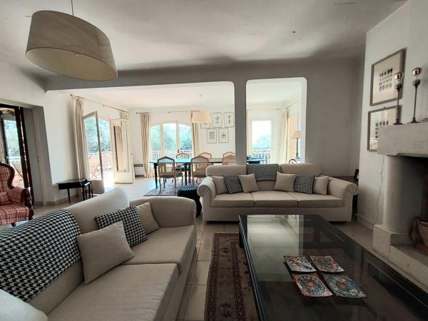 Route des Sanguinaires Villa avec 2 appartements F5 et dépendances 365m² vue mer