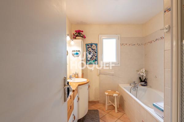 MONTVENDRE - Exclusivité - Maison de plain-pied - 3 chambres - jardin