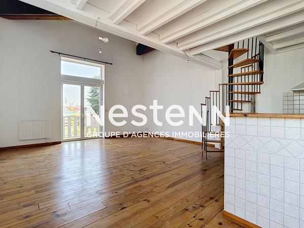 SATHONAY-CAMP - APPARTEMENT T3 DUPLEX AVEC CAVE - PROXIMITE COMMERCES ET TRANSPORTS