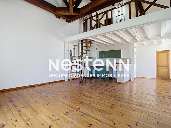 SATHONAY-CAMP - APPARTEMENT T3 DUPLEX AVEC CAVE - PROXIMITE COMMERCES ET TRANSPORTS