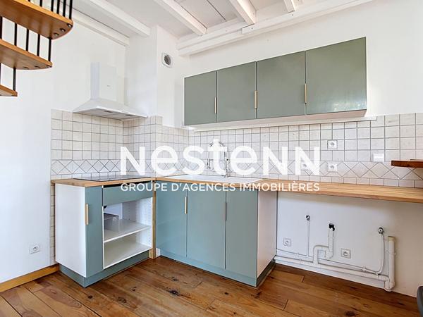 SATHONAY-CAMP - APPARTEMENT T3 DUPLEX AVEC CAVE - PROXIMITE COMMERCES ET TRANSPORTS