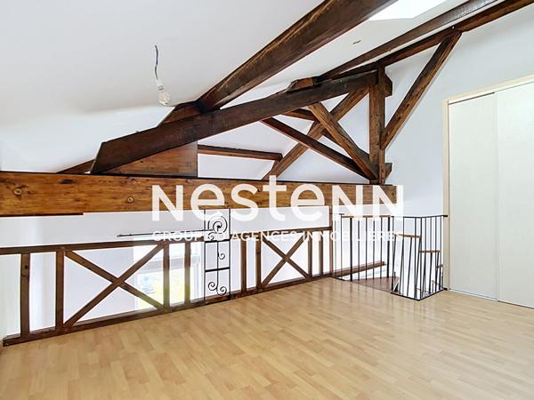SATHONAY-CAMP - APPARTEMENT T3 DUPLEX AVEC CAVE - PROXIMITE COMMERCES ET TRANSPORTS