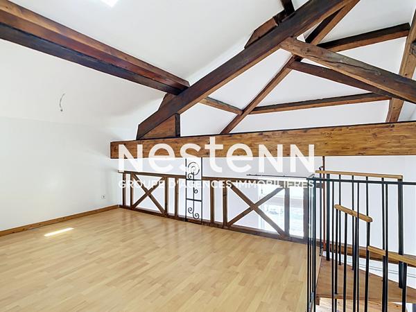 SATHONAY-CAMP - APPARTEMENT T3 DUPLEX AVEC CAVE - PROXIMITE COMMERCES ET TRANSPORTS