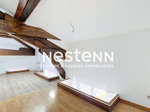SATHONAY-CAMP - APPARTEMENT T3 DUPLEX AVEC CAVE - PROXIMITE COMMERCES ET TRANSPORTS