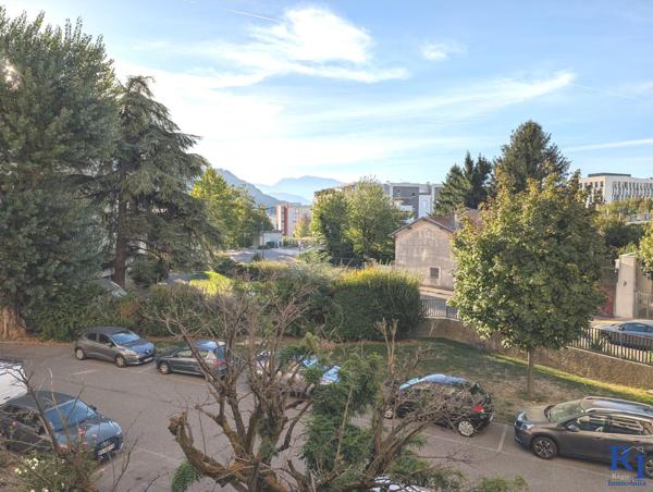 2 PIÈCES CUISINE OUVERTE - 37 m² – 1er ÉTAGE – VUE DÉGAGÉE à SAINT MARTIN LE VINOUX