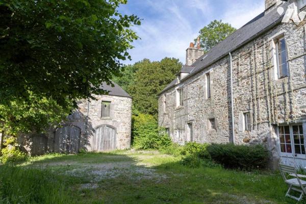 MARTINVAST et SIDEVILLE (50690)- HABITATION, DEPENDANCES, CENTRE EQUESTRE ET TERRES AGRICOLES